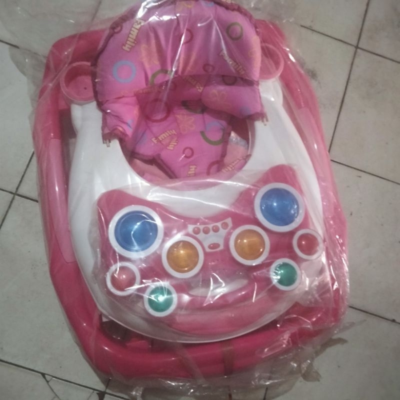 baby walker/kereta family