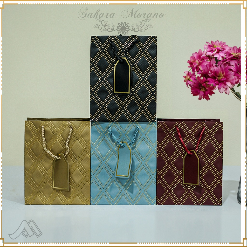 

Paper Bag Motif Full Diamond Emboss | Tas Belanja Tas | Souvenir Goodie Bag | Tas Hampers