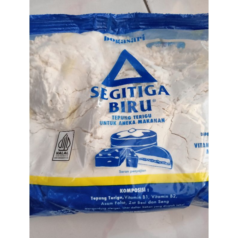 

Tepung segitiga Biru 500 gram