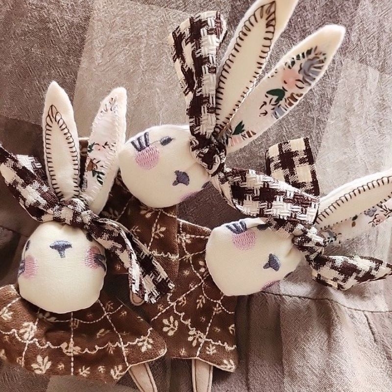 pin Rabbit Vintage Harajuku