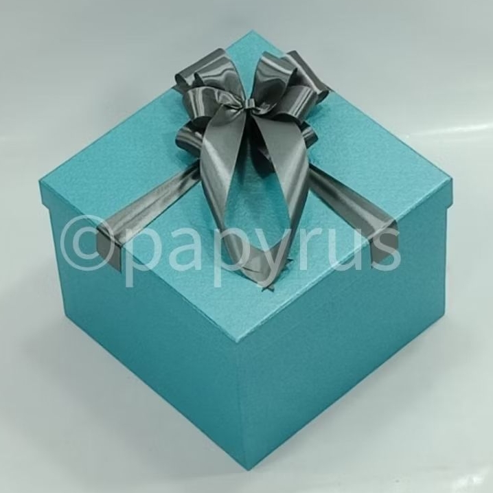 

PAPYRUS 20x20 Tinggi 15cm Kotak Kado Gift Box Hadiah V2