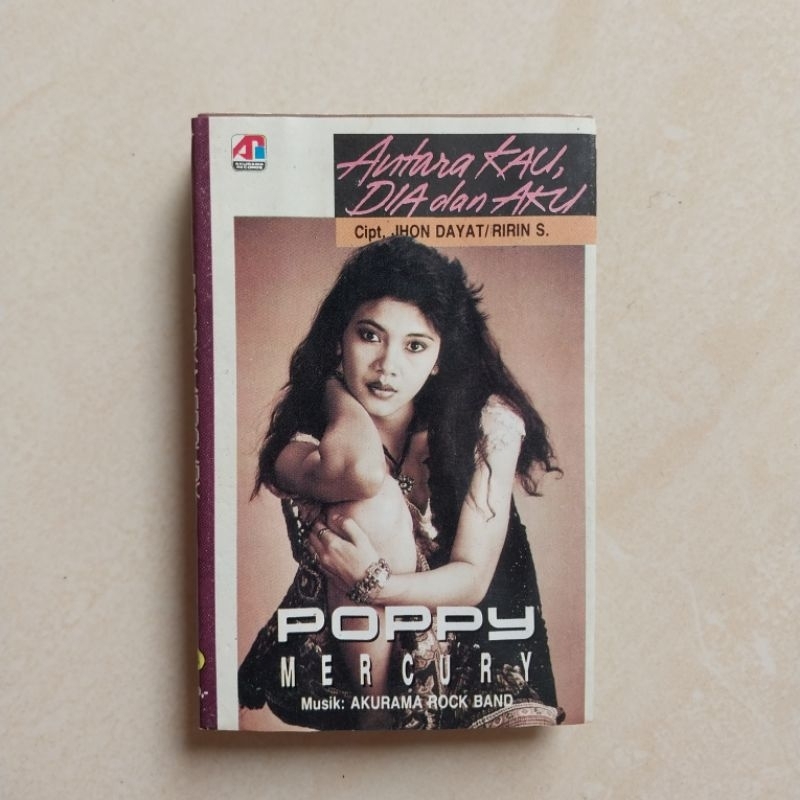 KASET POPPY MERCURY ALBUM ANTARA KAU, DIA DAN AKU