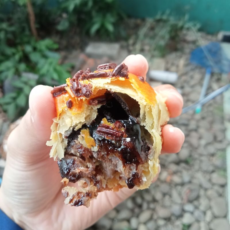 

Bolen pisang coklat by ibu Rama