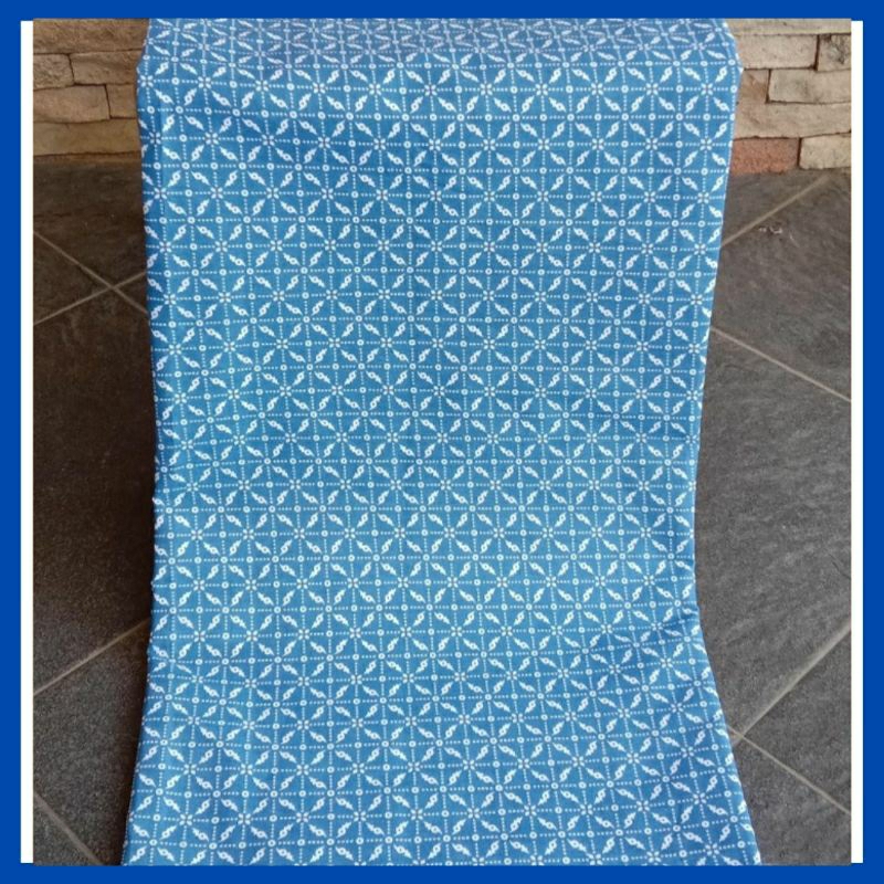 kain batik Pekalongan motif burung merak warna merah