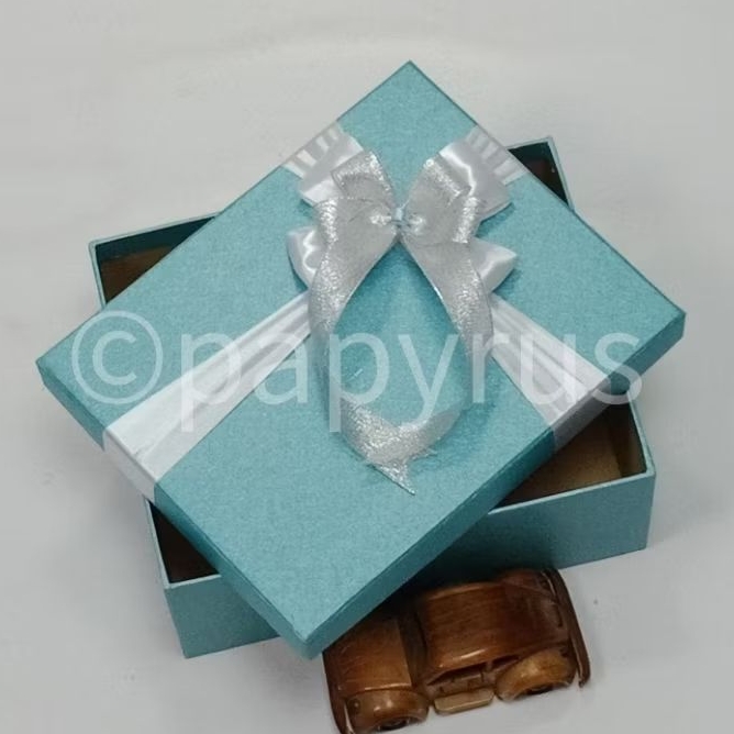 

PAPYRUS 20x25 Tinggi 10cm Kotak Kado Gift Box Hadiah V2