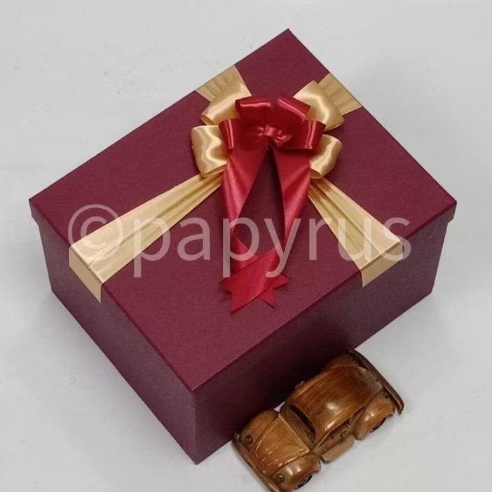 

PAPYRUS 20x25 Tinggi 15cm Kotak Kado Gift Box Hadiah V1