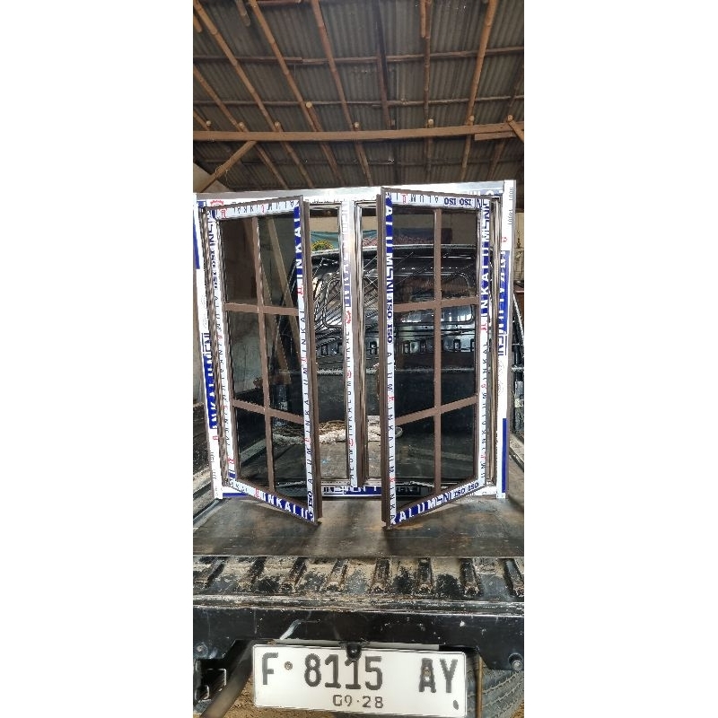 jendela ornamen aluminium