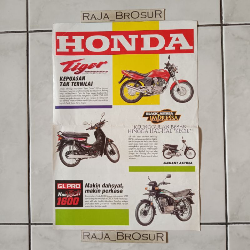 Poster brosur katalog iklan jadul lawas jumbo Honda line up 1996 Tiger 2000/Black Astrea Impressa/GL