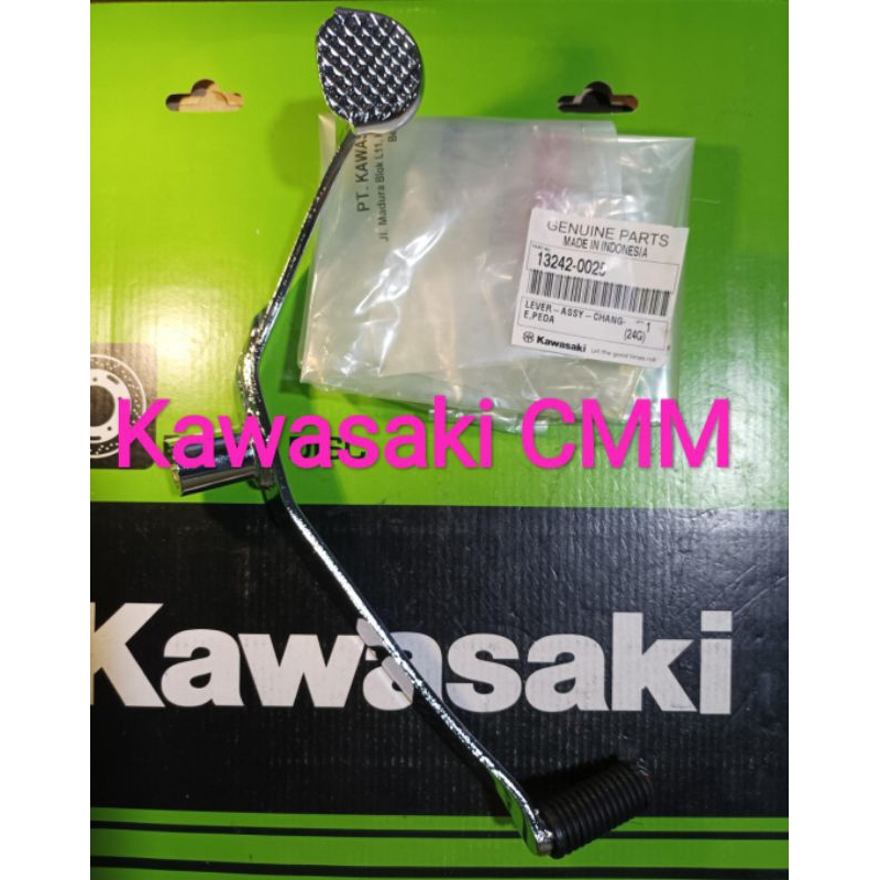 Pedal operan gigi zx130 ZX130. Original kawasaki.