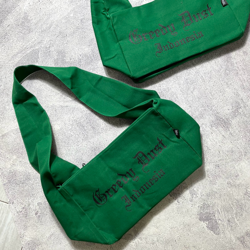 DISKON SPECIAL  GREEDY DUST INDONESIA - SLING TOTEBAG BLACK DISKON SPECIAL 