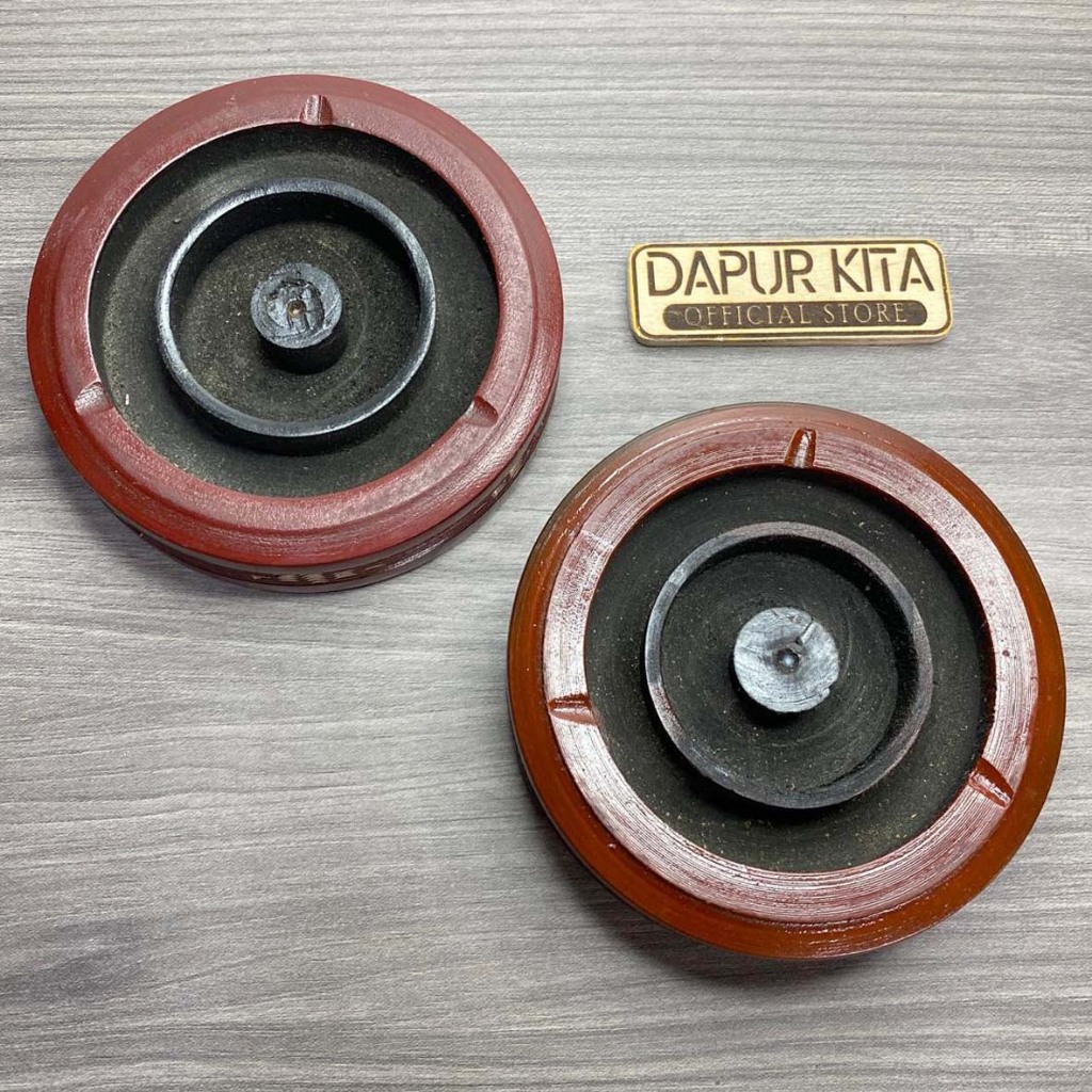 Asbak Dari Kayu Warna Hitam, Unik dan Lucu, Sisi Samping Ada Motif Ukiran