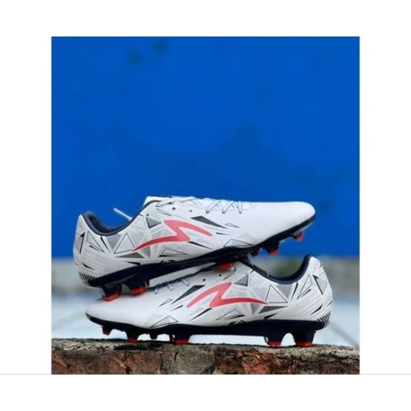 SPECS SPEEDBLAZE PUTIH FG