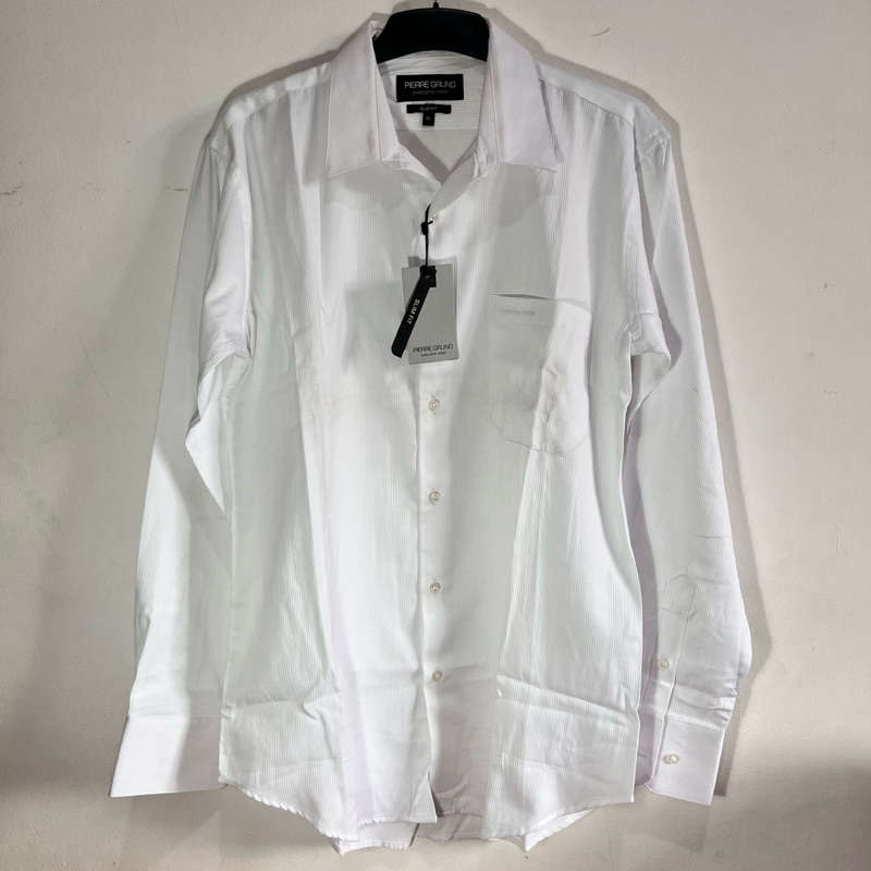 Kemeja Pierre Gruno