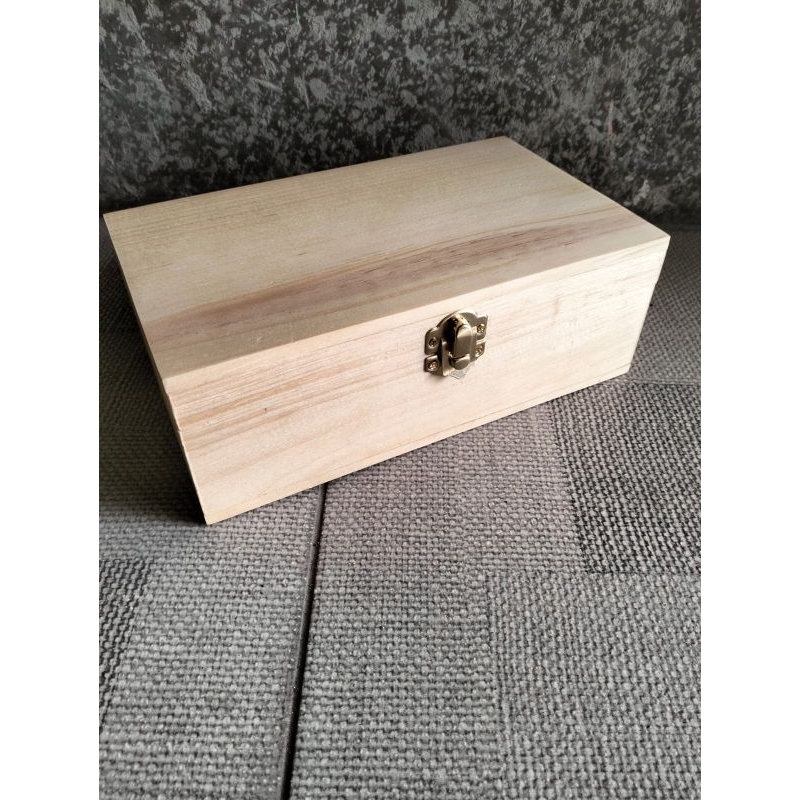 Kotak kayu 30 x 15 x 10cm dalam box serbaguna