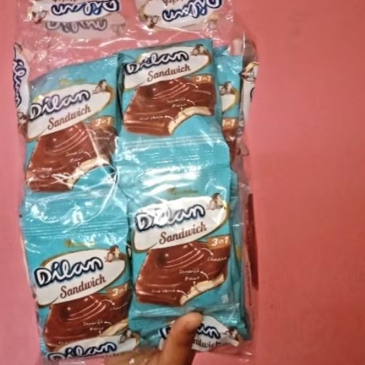 

dilan sandwich coklat renteng isi 20 sachet