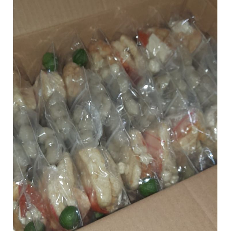 

paket 10 bungkus baso Aci isi ayam baso 6 butir komplit bumbu minyak bawang