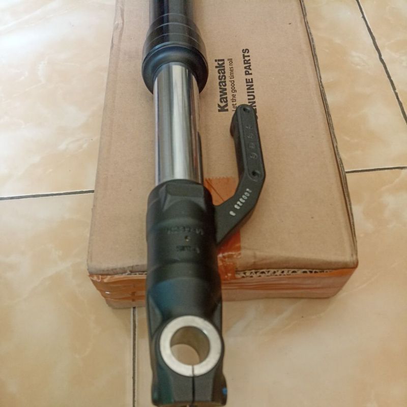 SHOCK UPSIDE DOWN SET KIRI SHOCK DEPAN KAWASAKI ZX25R