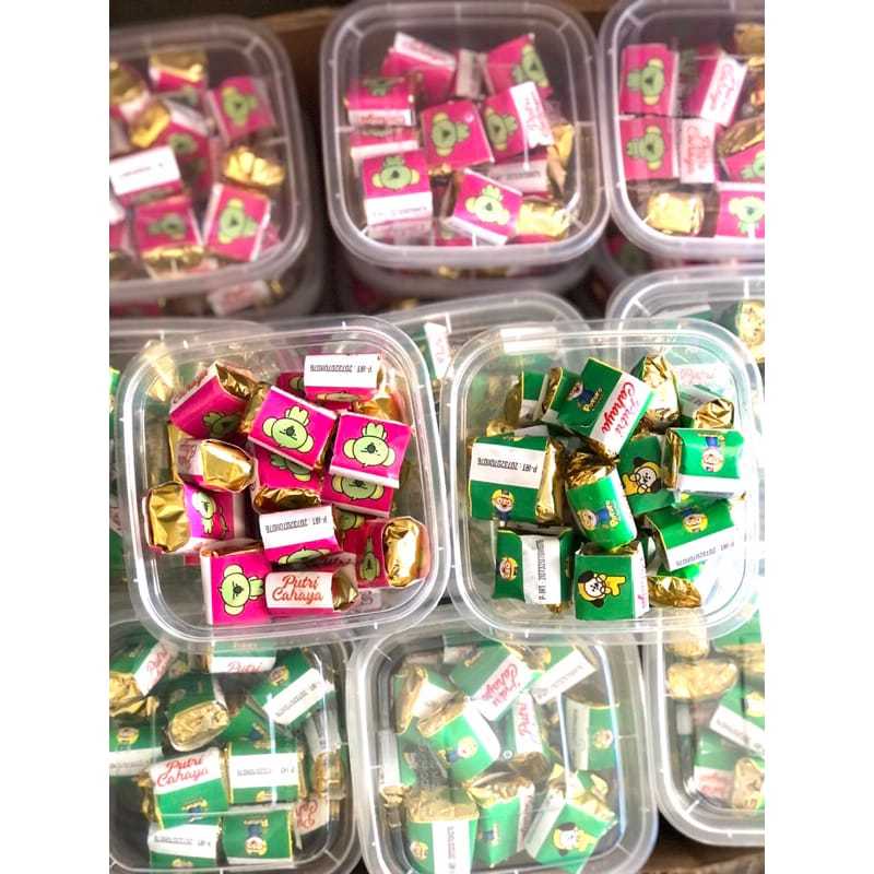 

Coklat Piramid Karakter Manis Toples Coklat Legit Piramid Coklat Free Packing Buble Wrap Kardus Coklat Toples