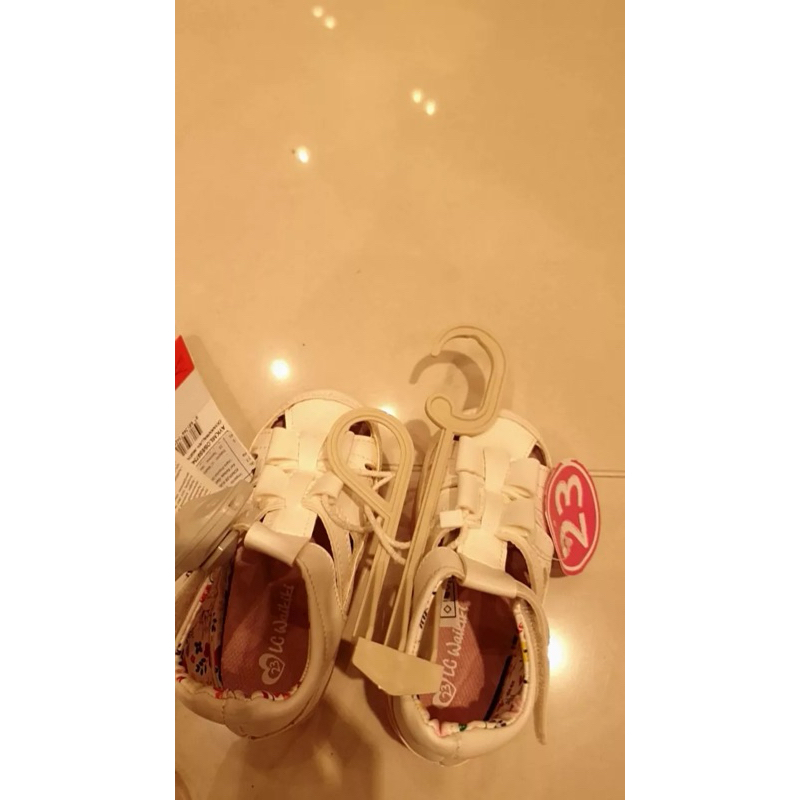 NEW sandal lc waikiki