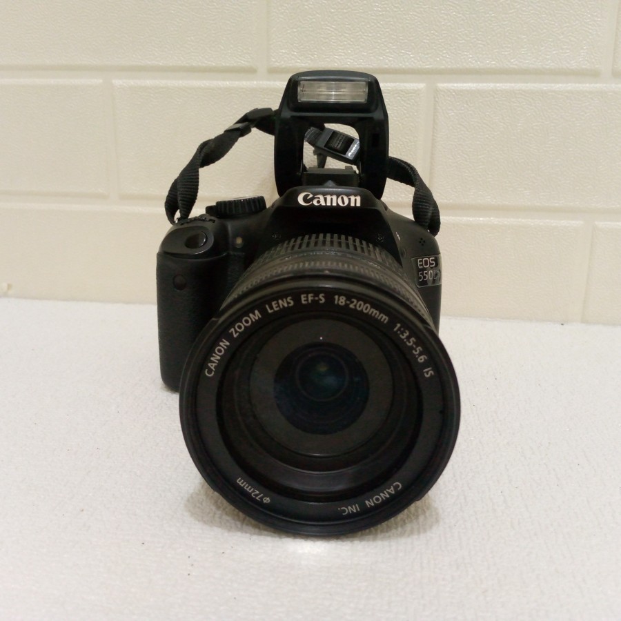 Canon eos 550D lensa 18-200mm kamera DSLR second