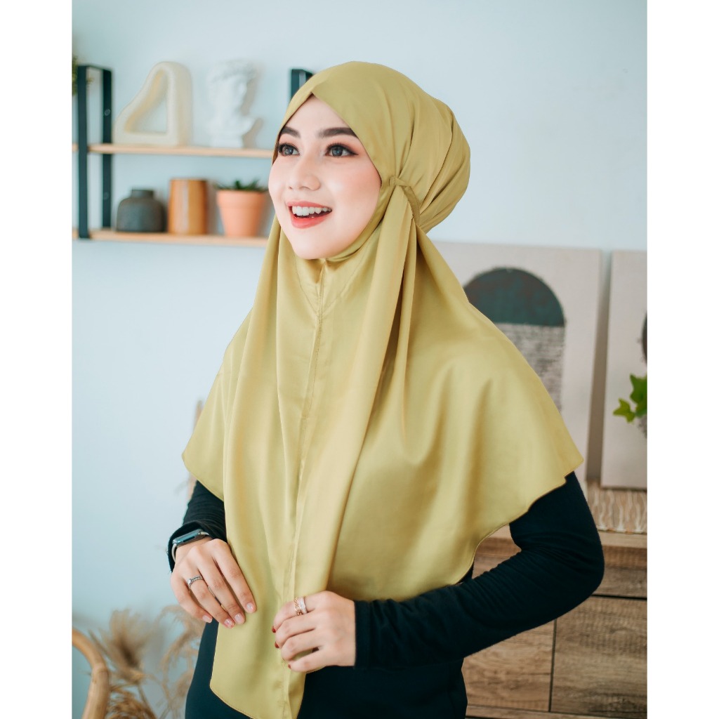Bergo Satin LCB – Armani Silk Premium untuk Hijab Daily yang Anggun dan Praktis by Panggung Perempua