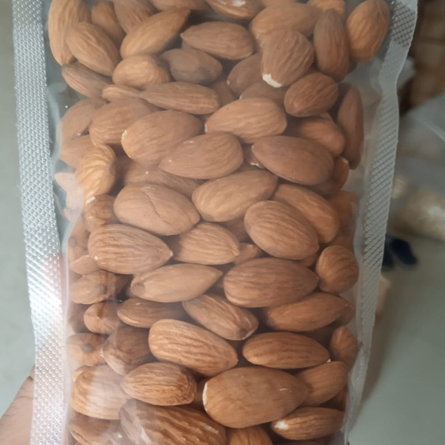 

Kacang Almond Mentah 250 gram Natural Almond Supreme 27/30