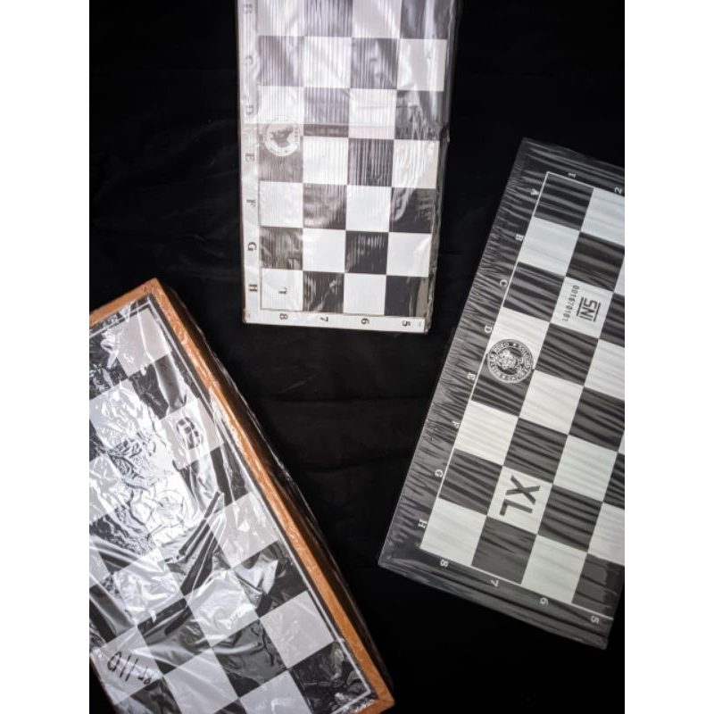 PAPAN CATUR PLASTIK/PAPAN CATUR KAYU/PERMAINAN PAPAN CATUR