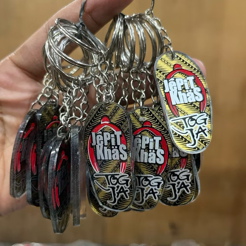 Gantungan kunci sandal jepit  1 kodi ( isi 20 pcs ) Souvenir oleh-oleh khas malioboro yogyakarta /ga