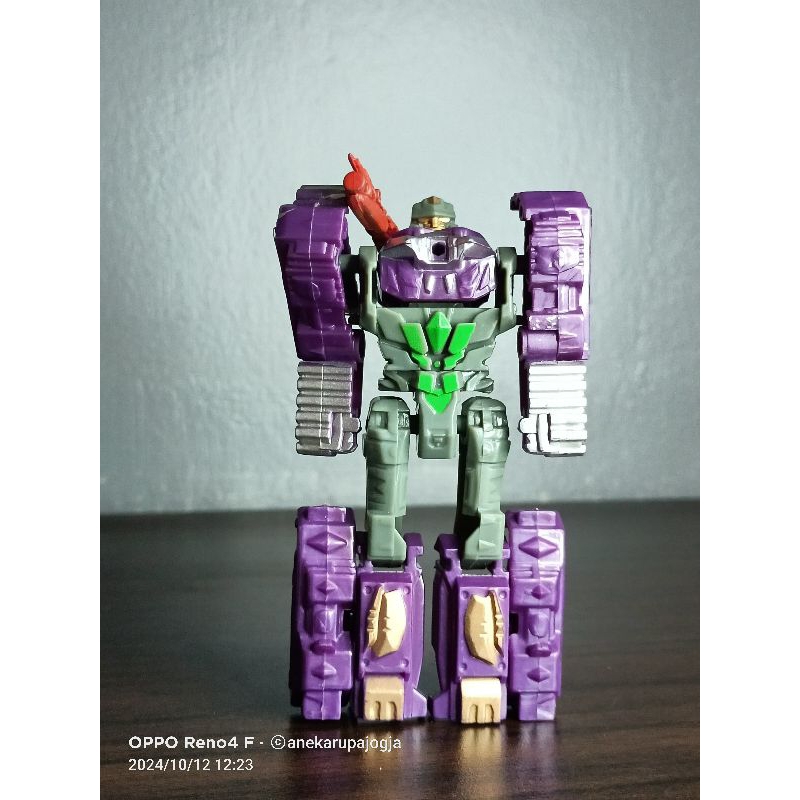 mainan robot transformers