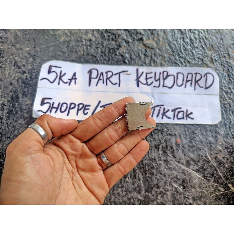 Slot Sd card  bisa untuk sd board persamaan Korg pa50sd dan lain lain