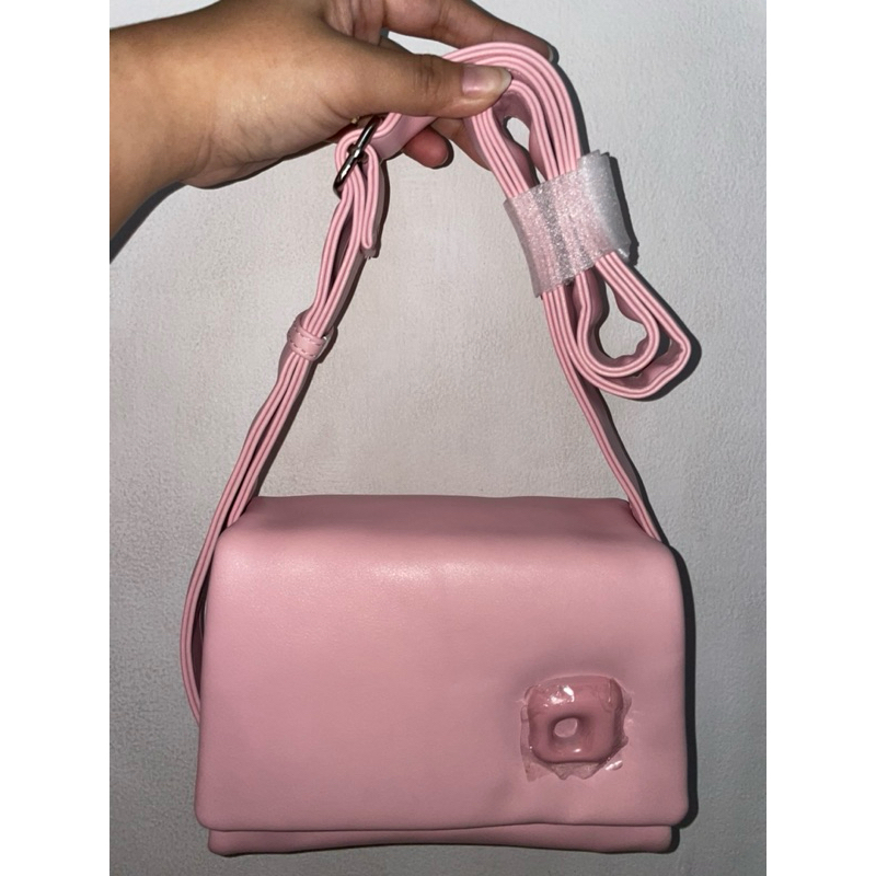 {NEW TAG} La festin Pink