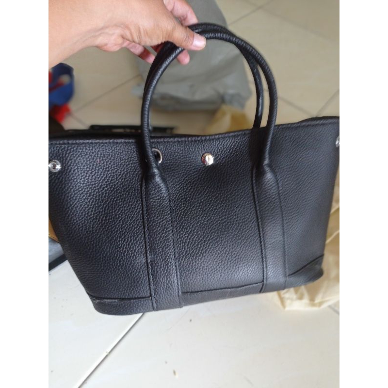 tas ala hermong garden party