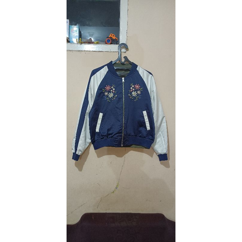 bomber varsity sukajan bunga bordir jaket satin size M wanita