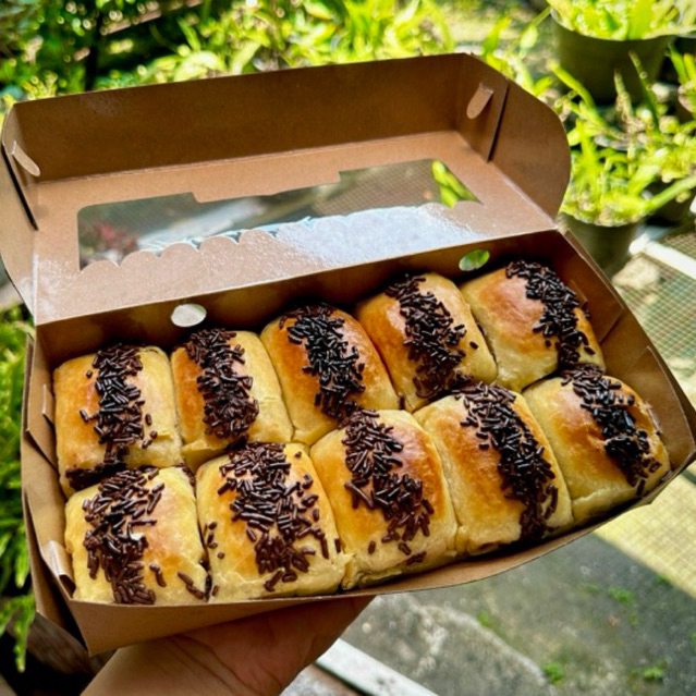 

NEW Bolen pisang coklat keju isi 10pcs Kota Malang @bynebakery