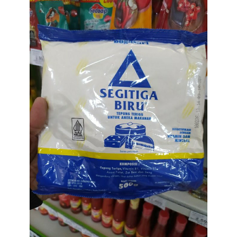 

Tepung Terigu Segitiga Biru untuk Aneka Makanan 500gr