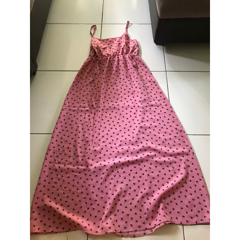 dress pink motif
