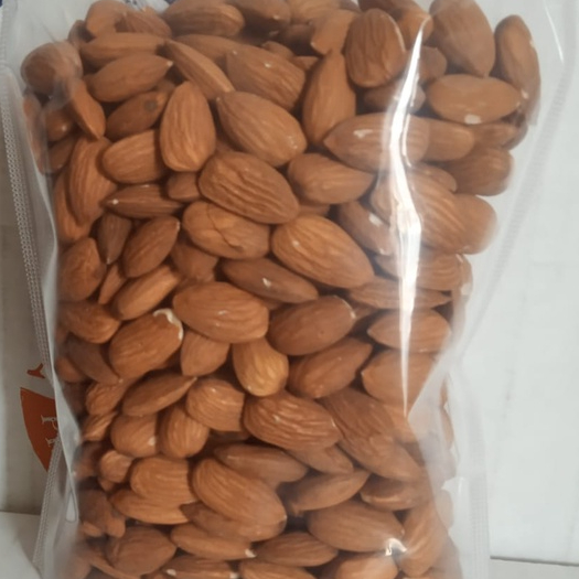 

Kacang Almond Mentah 1 DUS berat 22,68kg
