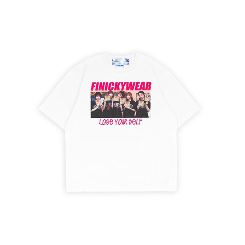 T-shirt white bluish Blue jeans