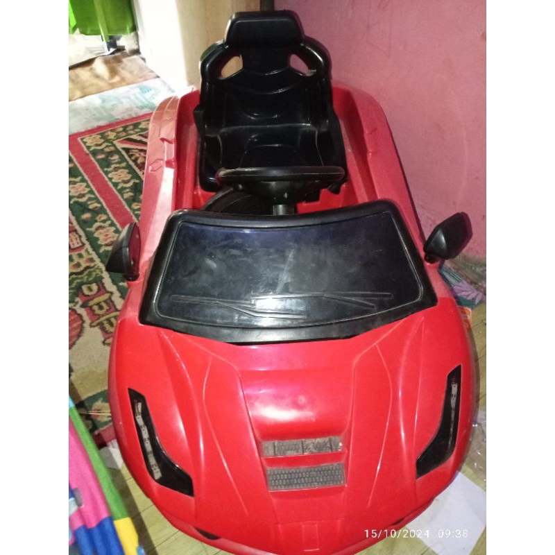 mobil aki Ferrari anak second like new