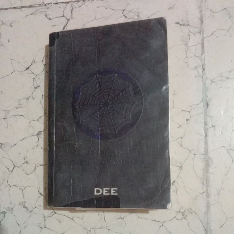 Supernova Kesatria Putri dan Bintang Jatuh Dee