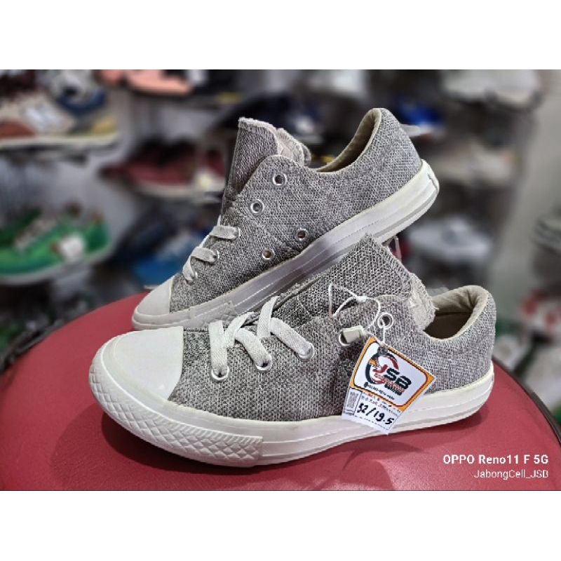 sepatu second branded anak ory converse