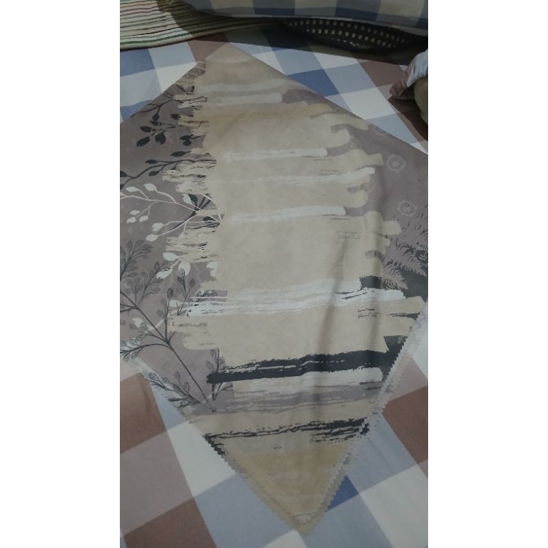 Preloved hijab louisaluna scarf