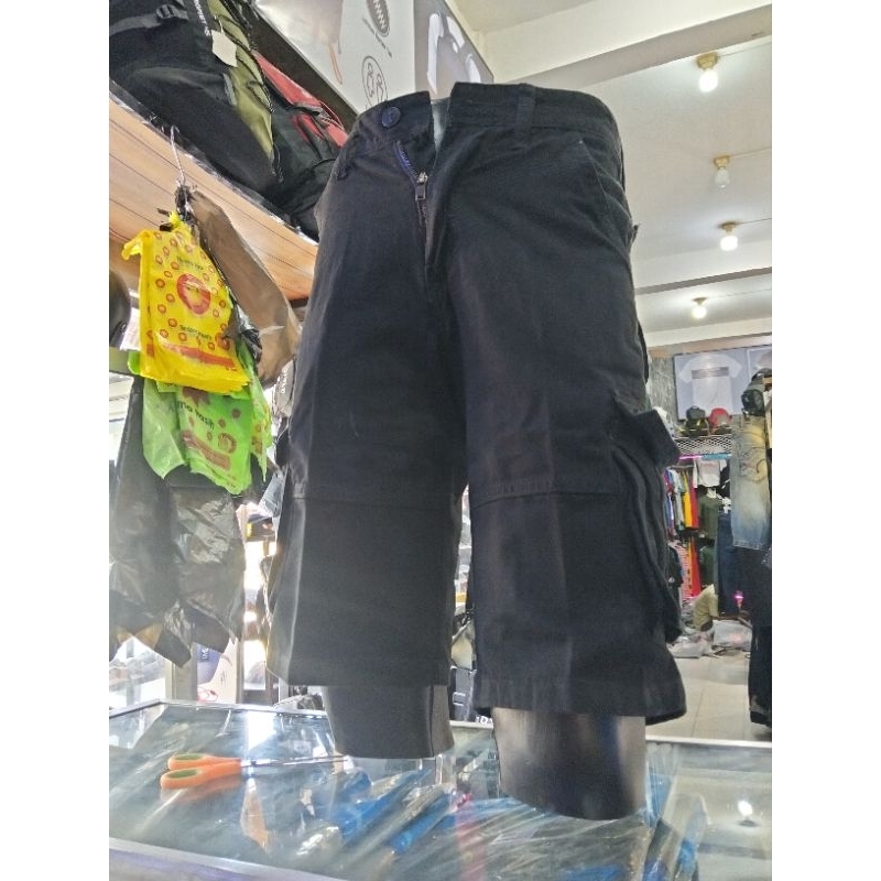 celana pendek pria model cargo kantong samping
