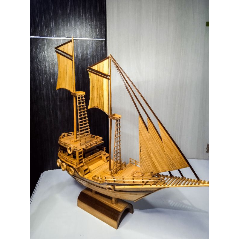 MINIATUR KAPAL PINISI/MINIATUR KAPAL DARI BAMBU/MINIATUR KAPAL LAUT/KOLEKSI MINIATUR/MINIATUR/PRAKAR