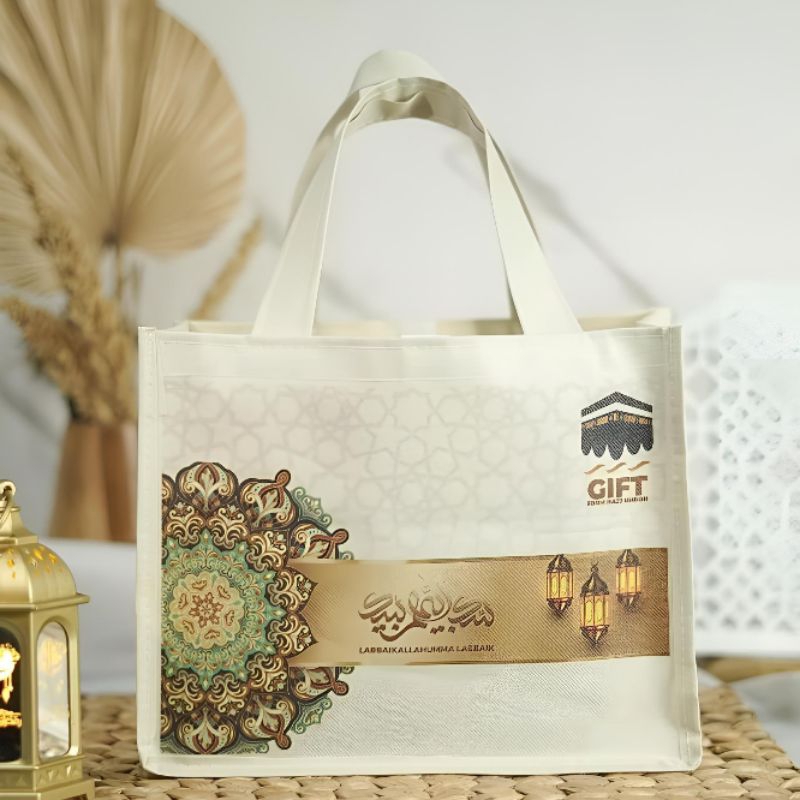

Tas Kosong Besar Gift Labbaik Oleh2 Haji Umroh