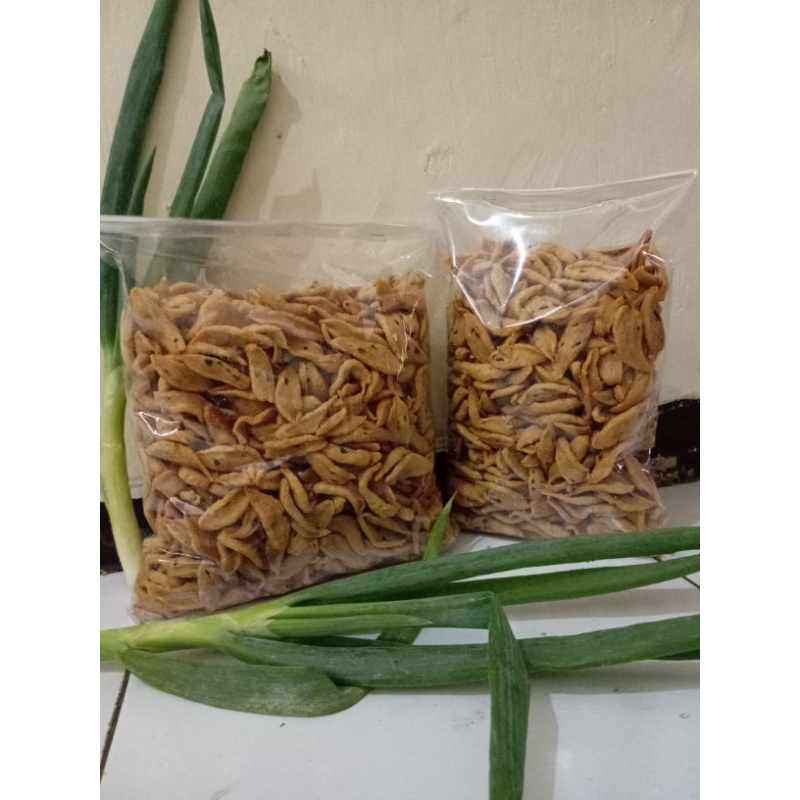 

kue bawang/sistik gunting/cemilan/makanan ringan