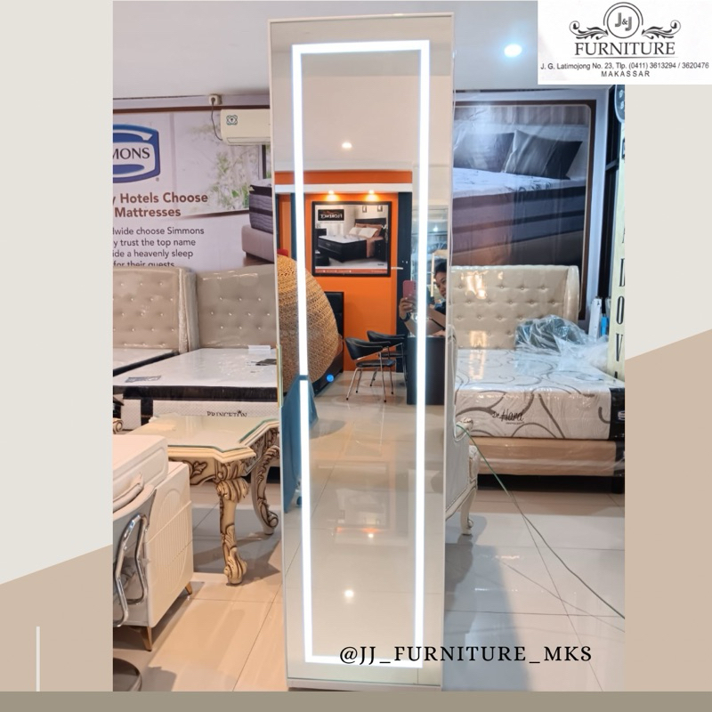 Standing mirror Lampu LED dengan rak penyimpanan serbaguna