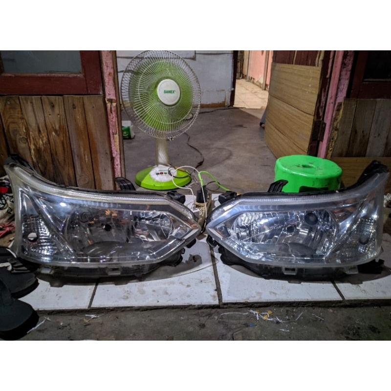 Headlamp Kanan Kiri Avanza type G 2015-2016