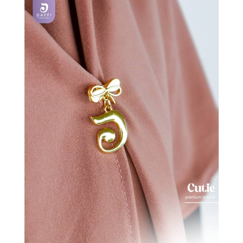 Bros ORLIN & LUXE LUVIE CUTIE VEIL Signature Brooch by Daffi