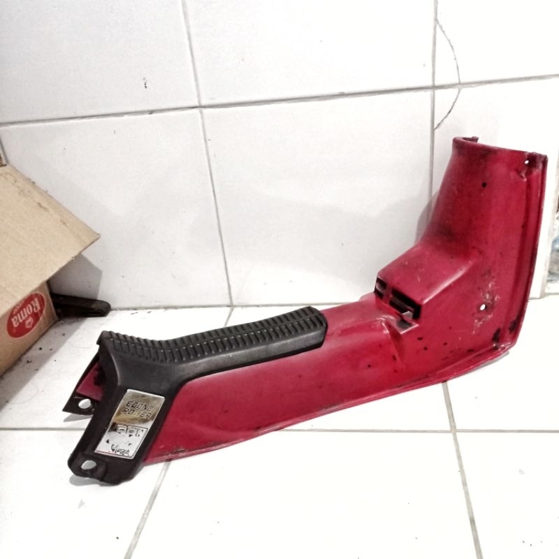 Legshield Sayap Tengah Merahhonda Astrea 800 star bekas